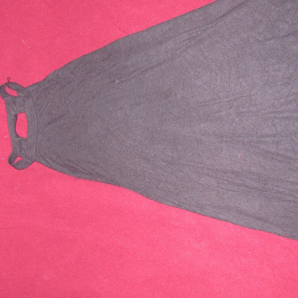 Black sleeveless shirt
